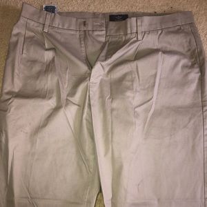 Dockers khakis